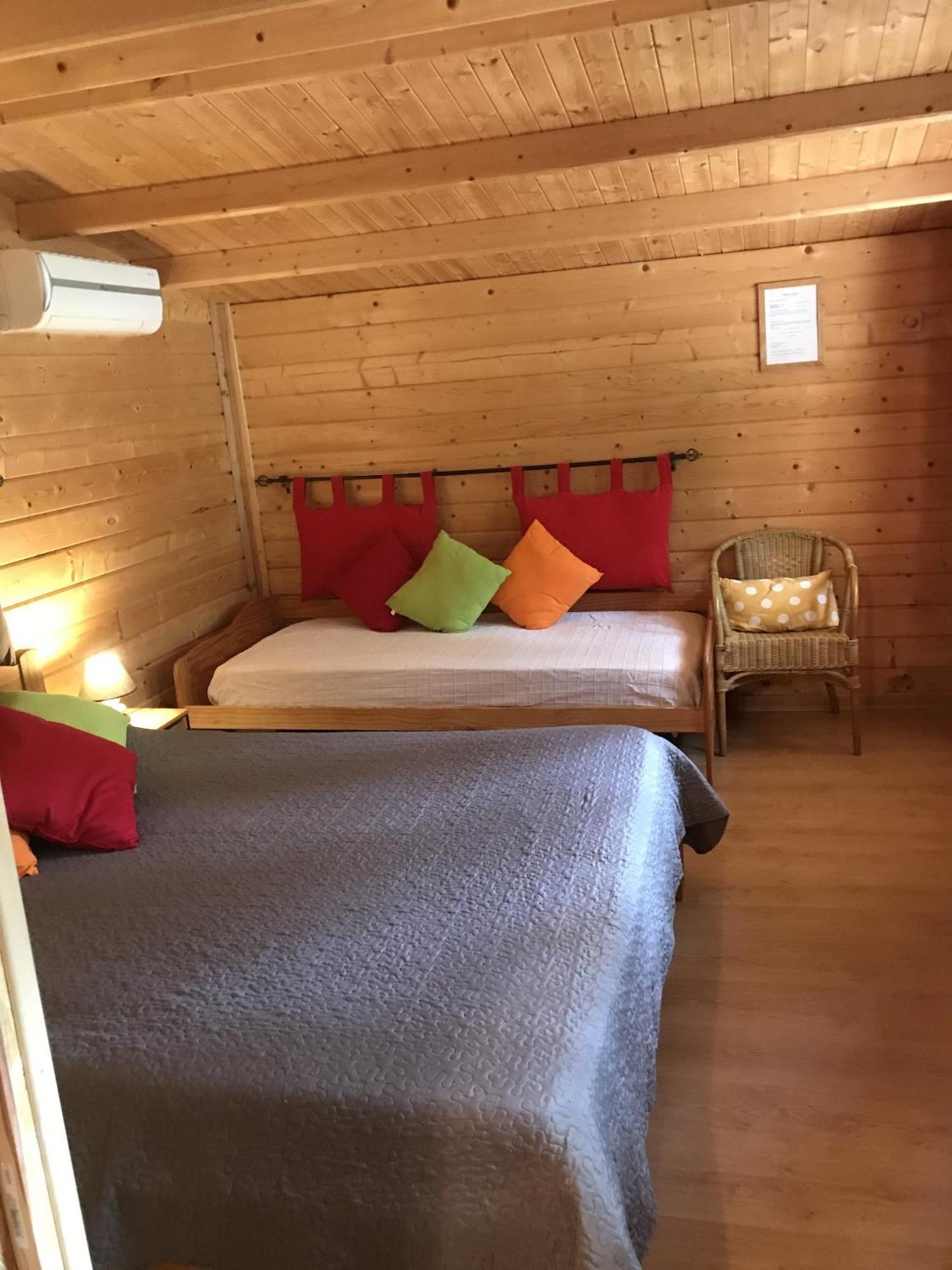 Bed and Breakfast Mas De La Pinede Ex-Les Arbousiers Bollène Habitación foto